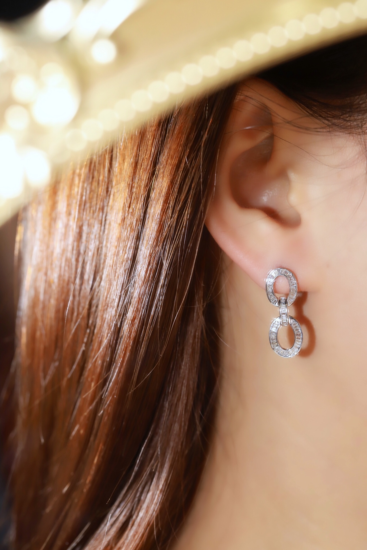 18k gold earrings set with 0.70ct natural diamond