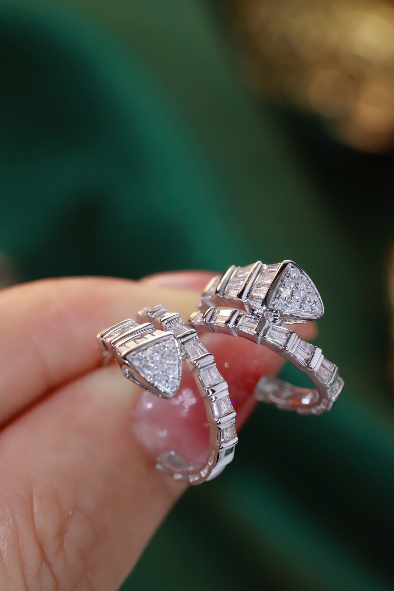 18k Gold Earrings with Snake Head Design, Inlaid with 0.56ct Natural Diamond