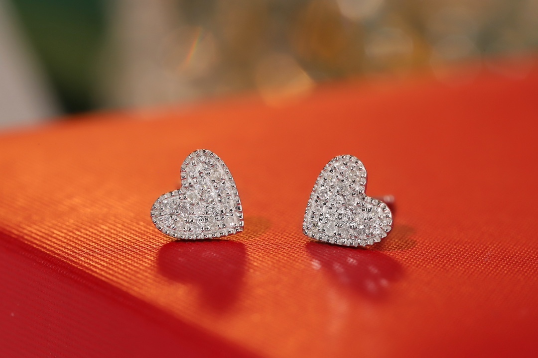 18k Gold Earrings in Heart Shape, Studded with 0.18ct Natural Diamonds