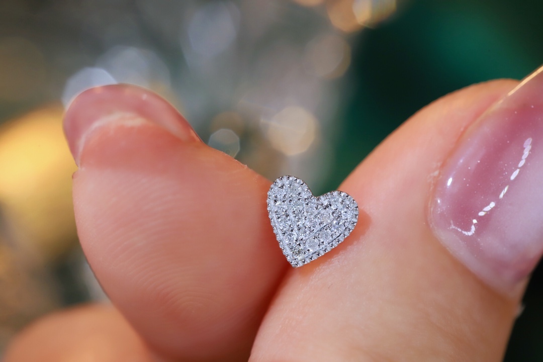 18k Gold Earrings in Heart Shape, Studded with 0.18ct Natural Diamonds