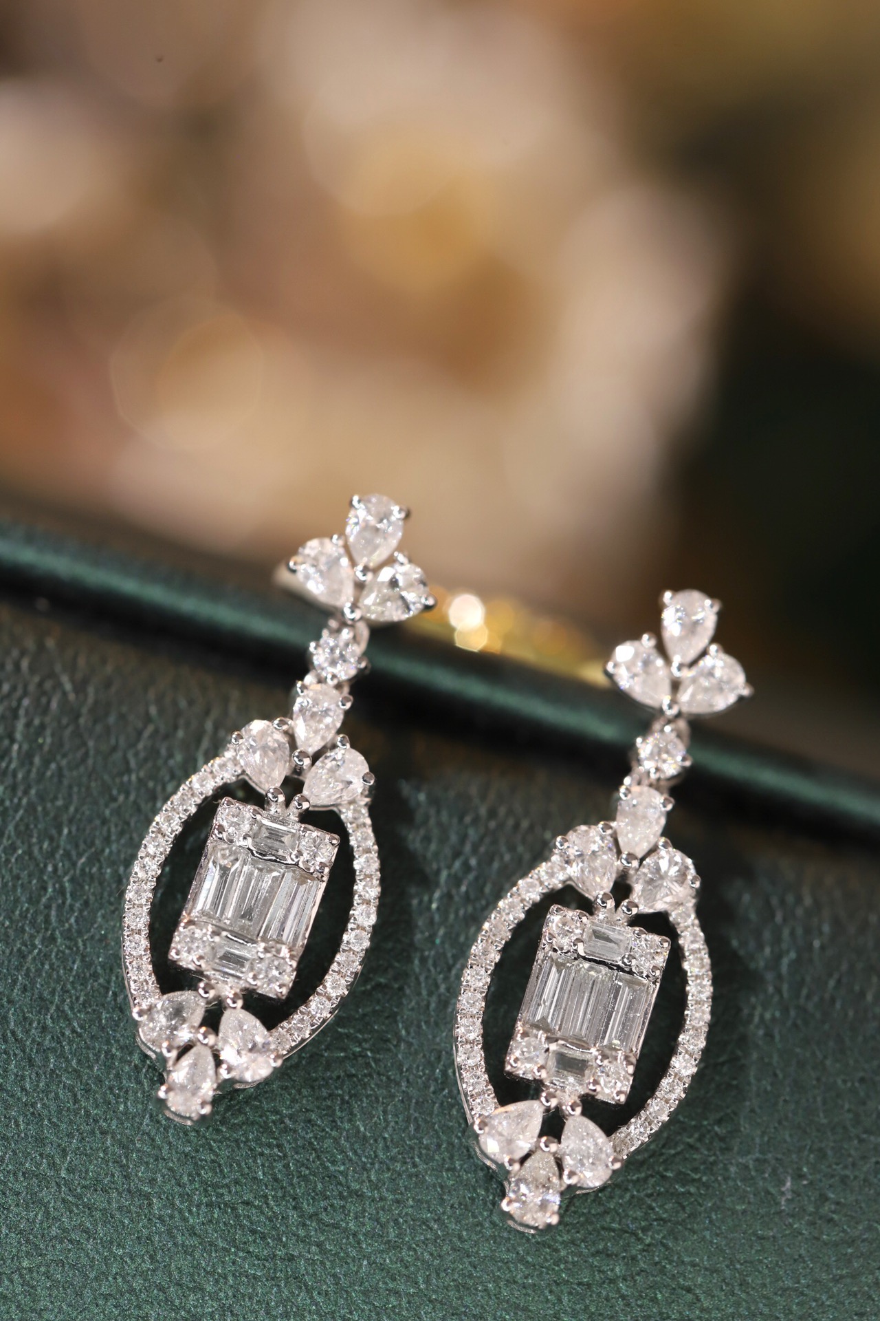 18k gold earrings set with a 1.00ct natural diamond