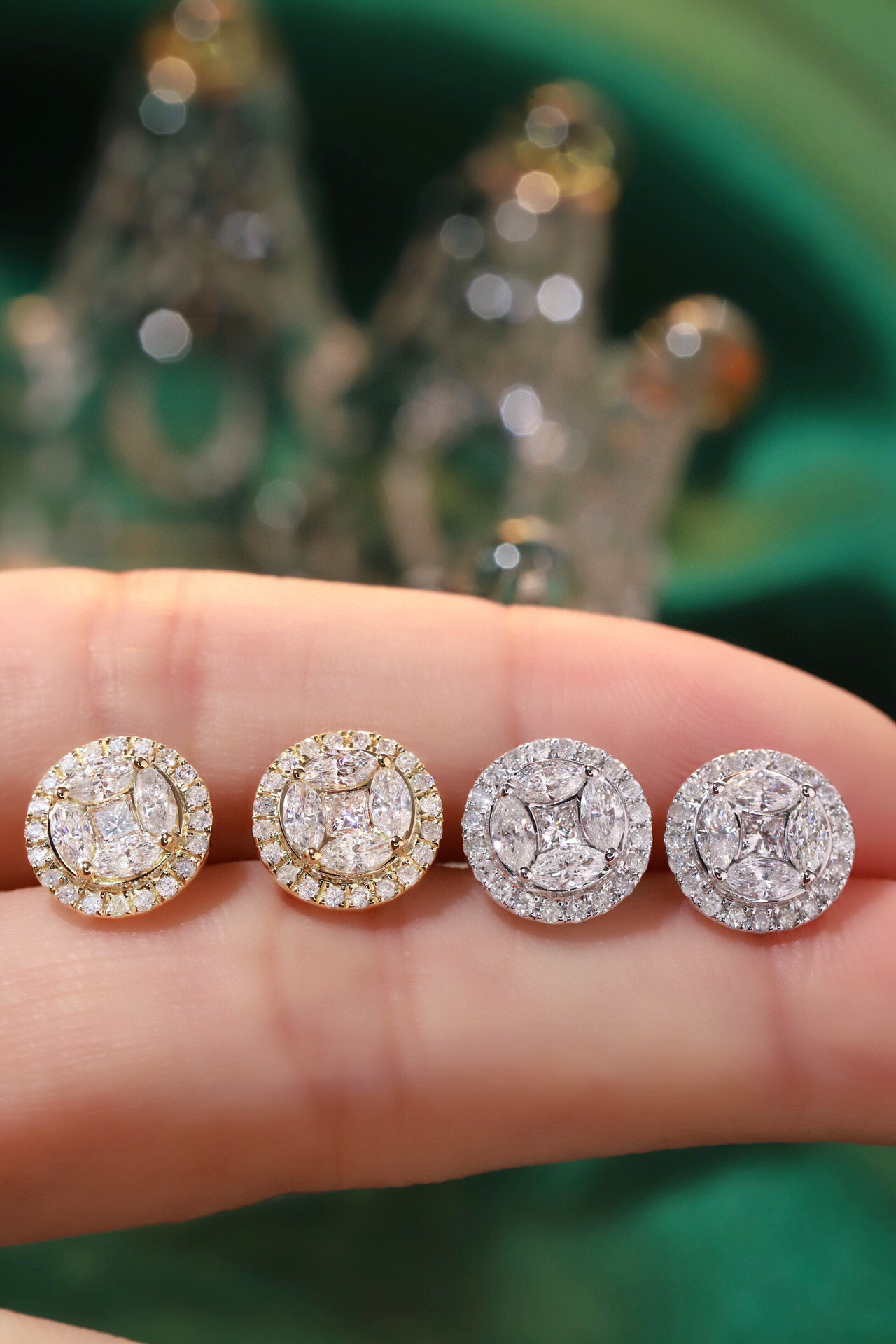 1.32ct 18k Gold Earrings Set with Marquise and Princess Cut Diamonds