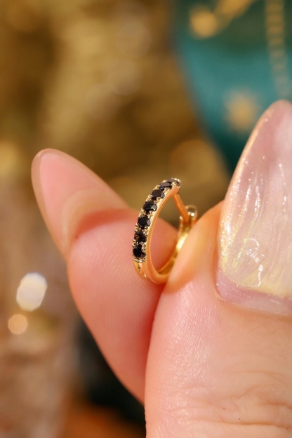 18k gold earrings set with Black Diamond 0.26ct natural diamond