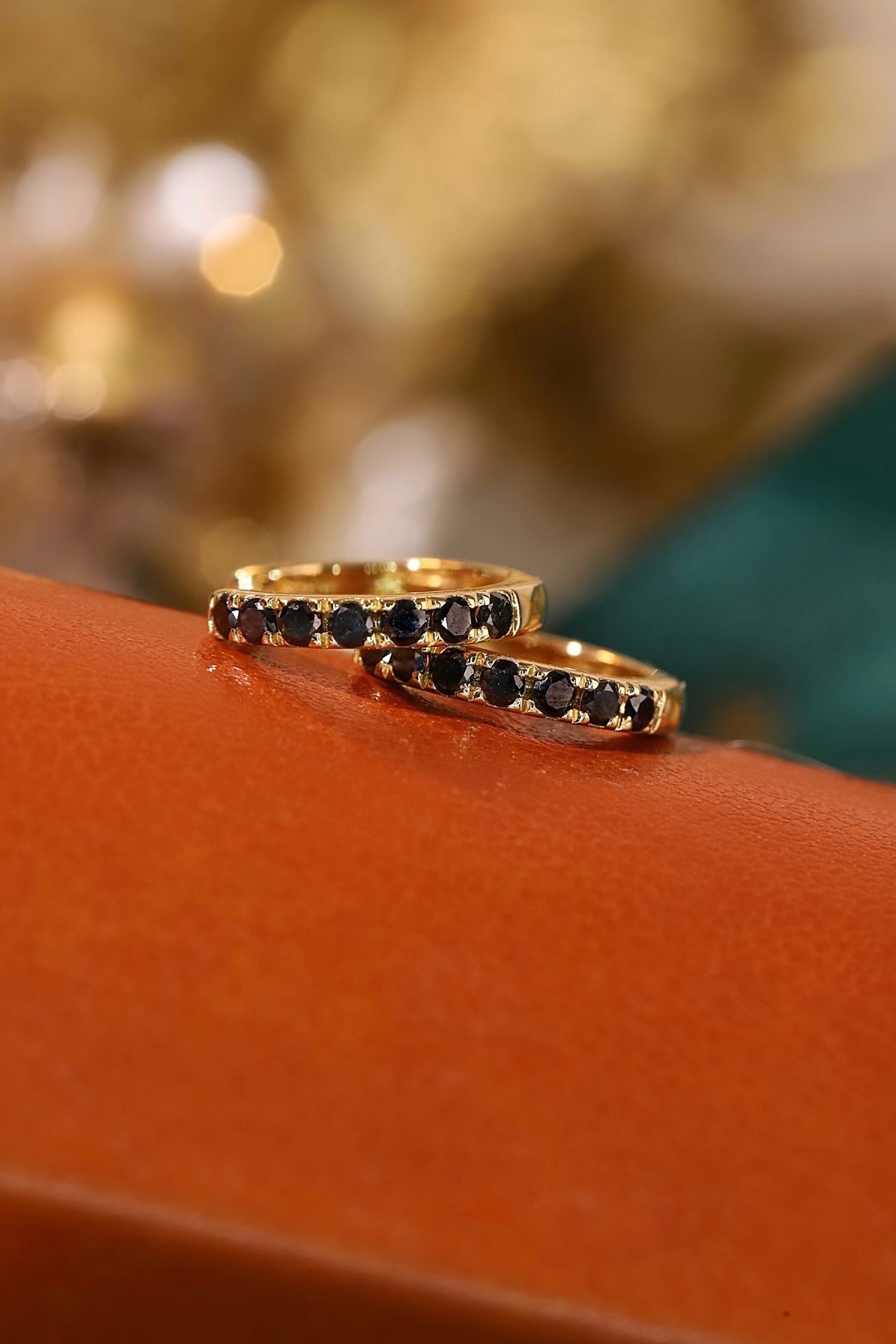 18k gold earrings set with Black Diamond 0.26ct natural diamond