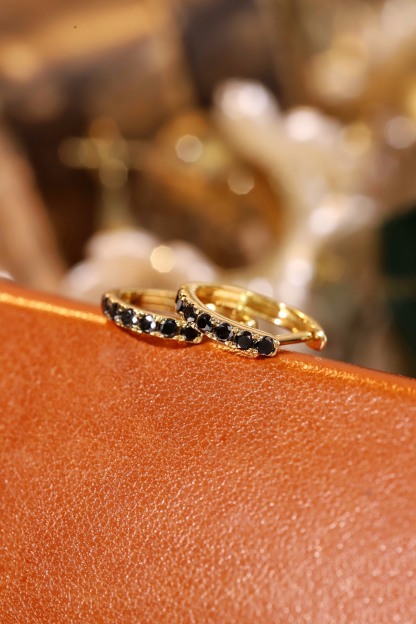 18k gold earrings set with Black Diamond 0.26ct natural diamond