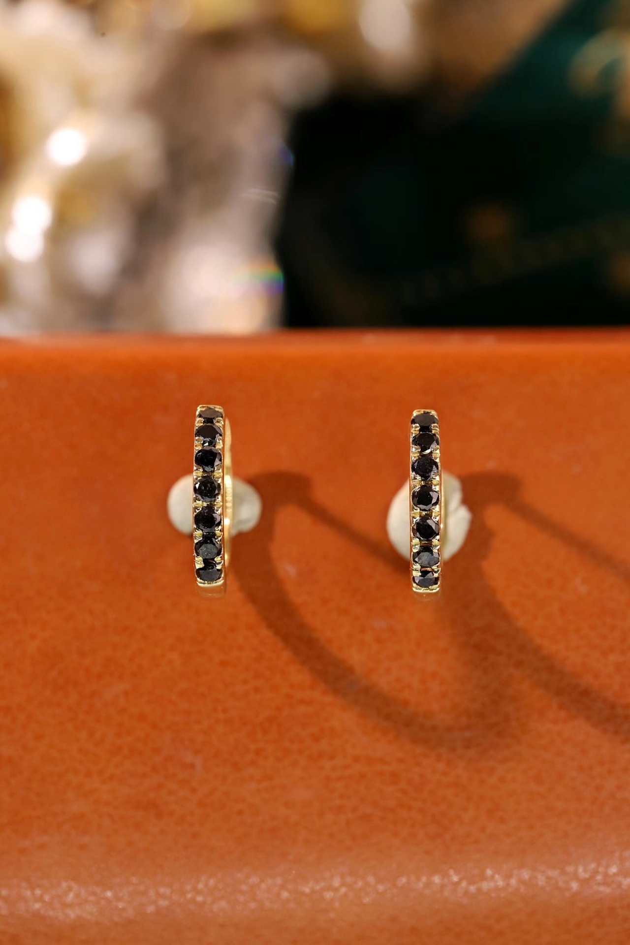 18k gold earrings set with Black Diamond 0.26ct natural diamond
