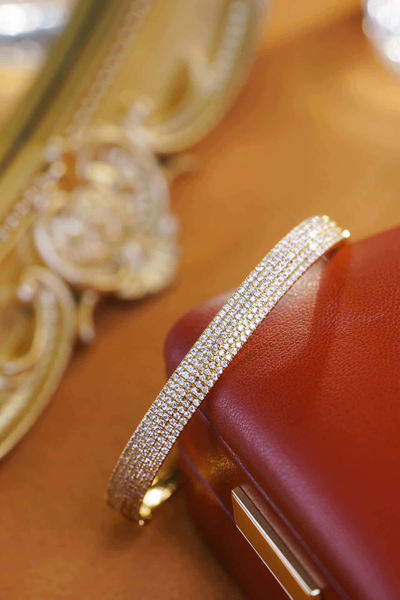 18k Gold Bracelet Set with a 1.60ct Natural Diamond