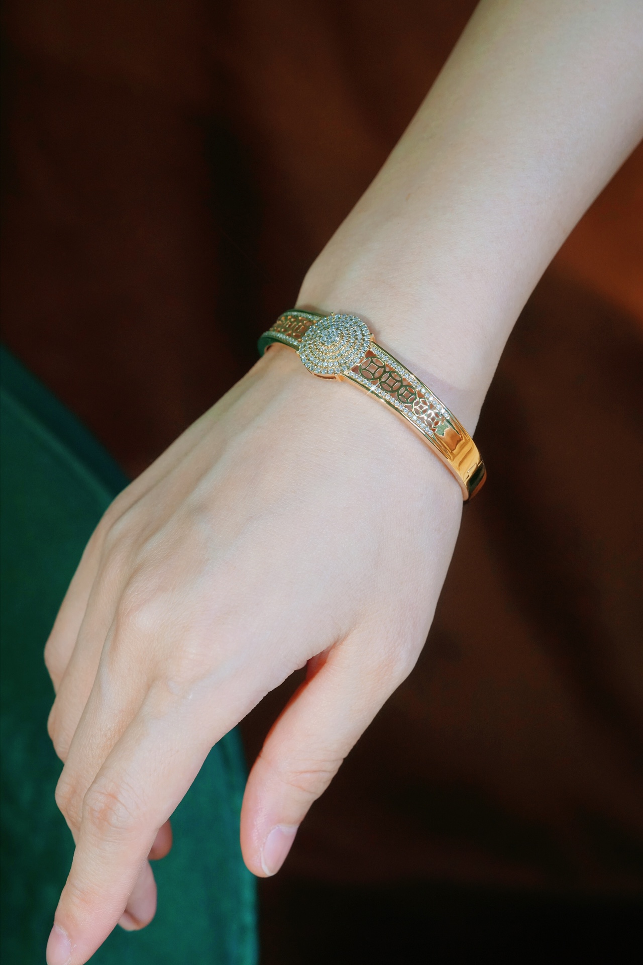 18k Gold Luxury Bracelet Set with 1.10ct Diamonds