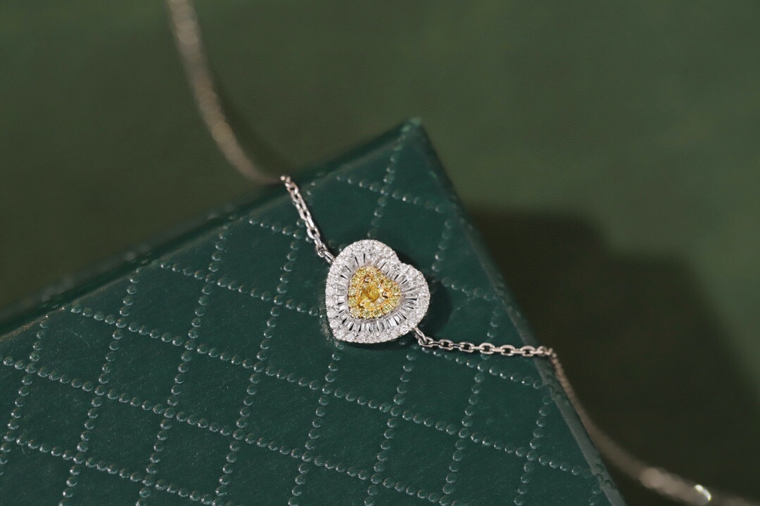 Love 18k Gold Bracelet with Yellow Diamond; the bracelet is set with 0.35ct natural diamond.