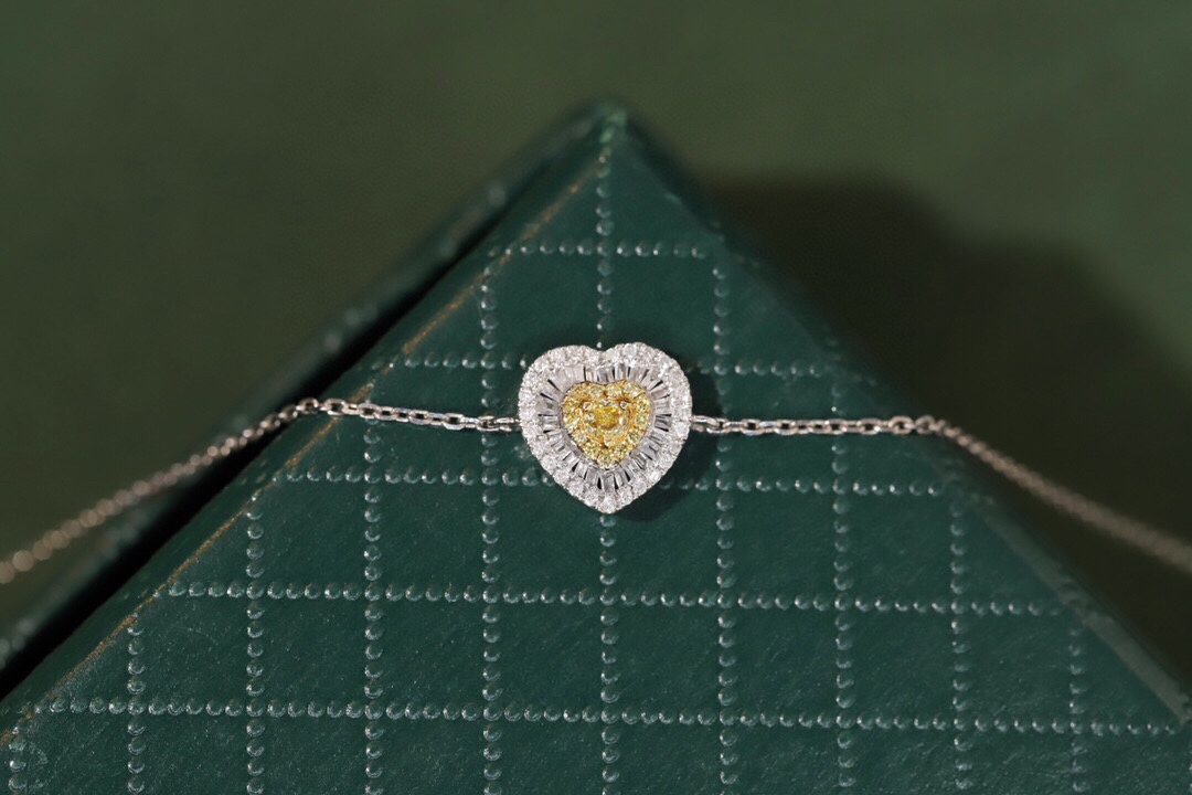 Love 18k Gold Bracelet with Yellow Diamond; the bracelet is set with 0.35ct natural diamond.