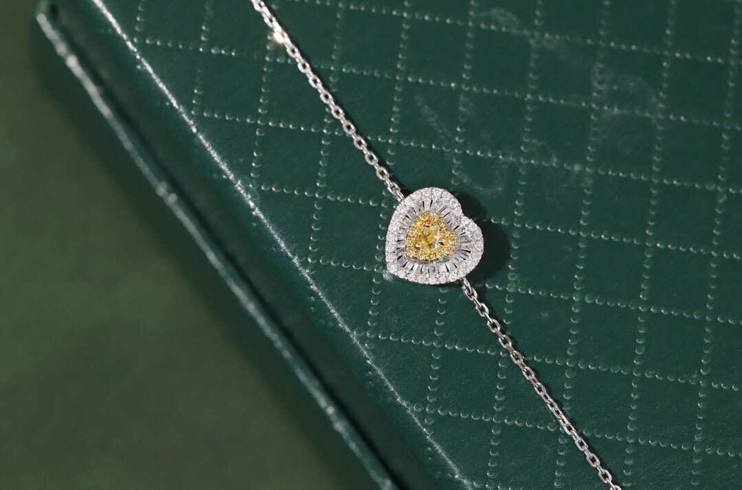 Love 18k Gold Bracelet with Yellow Diamond; the bracelet is set with 0.35ct natural diamond.