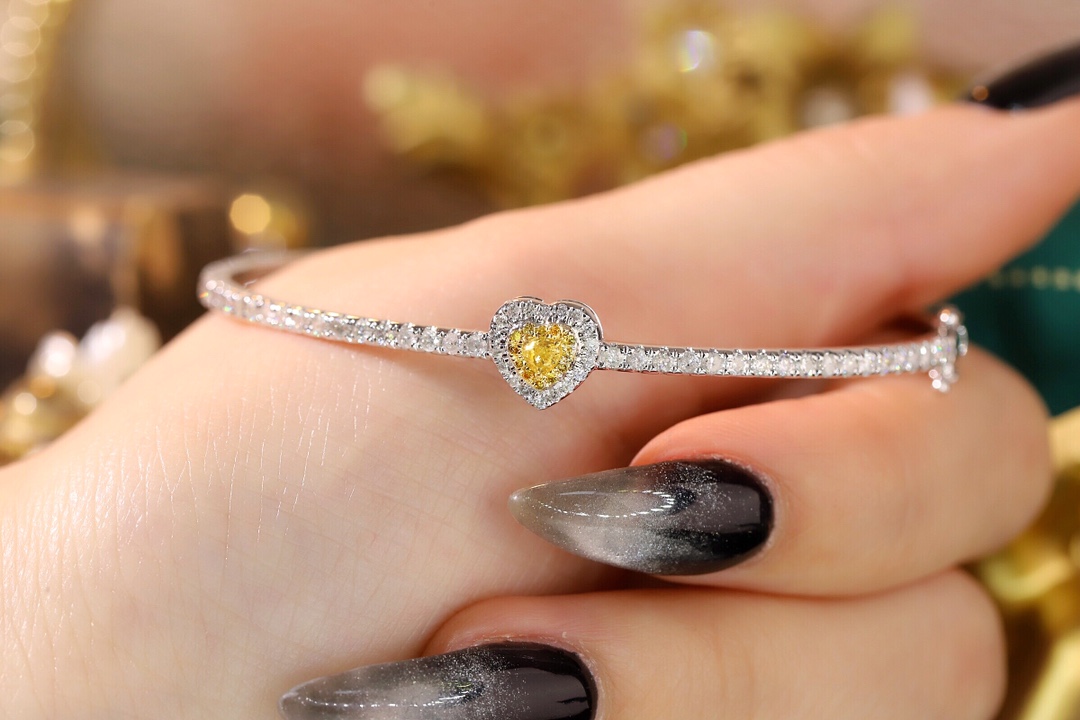 Love 18k Gold Bracelet with Yellow Diamond; the bracelet is set with 1.00ct natural diamond.