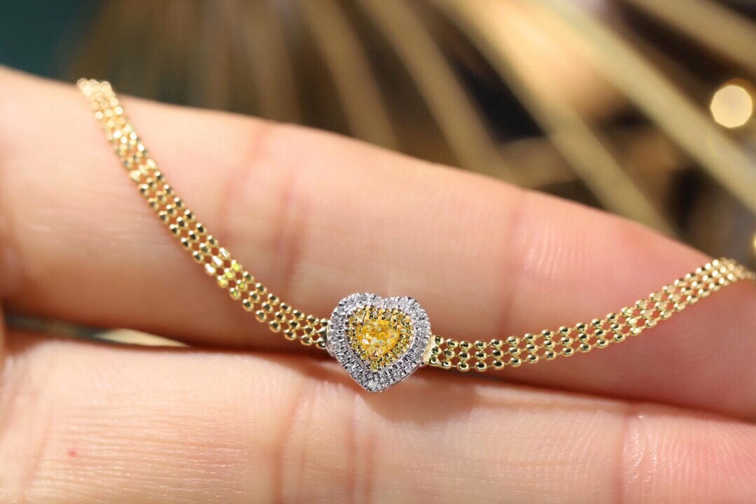 Love 18k Gold Bracelet with Yellow Diamond; the bracelet is set with 0.22ct natural diamond.