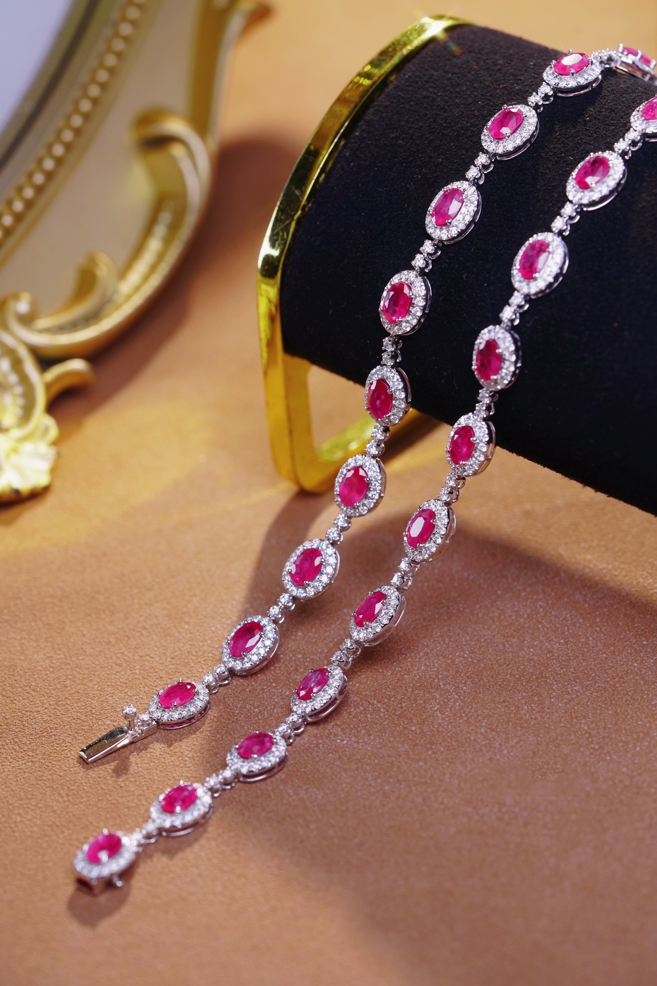 18k Gold Bracelet, Ruby Bracelet, Oval Ruby 6.00ct, Natural Diamond 1.90ct