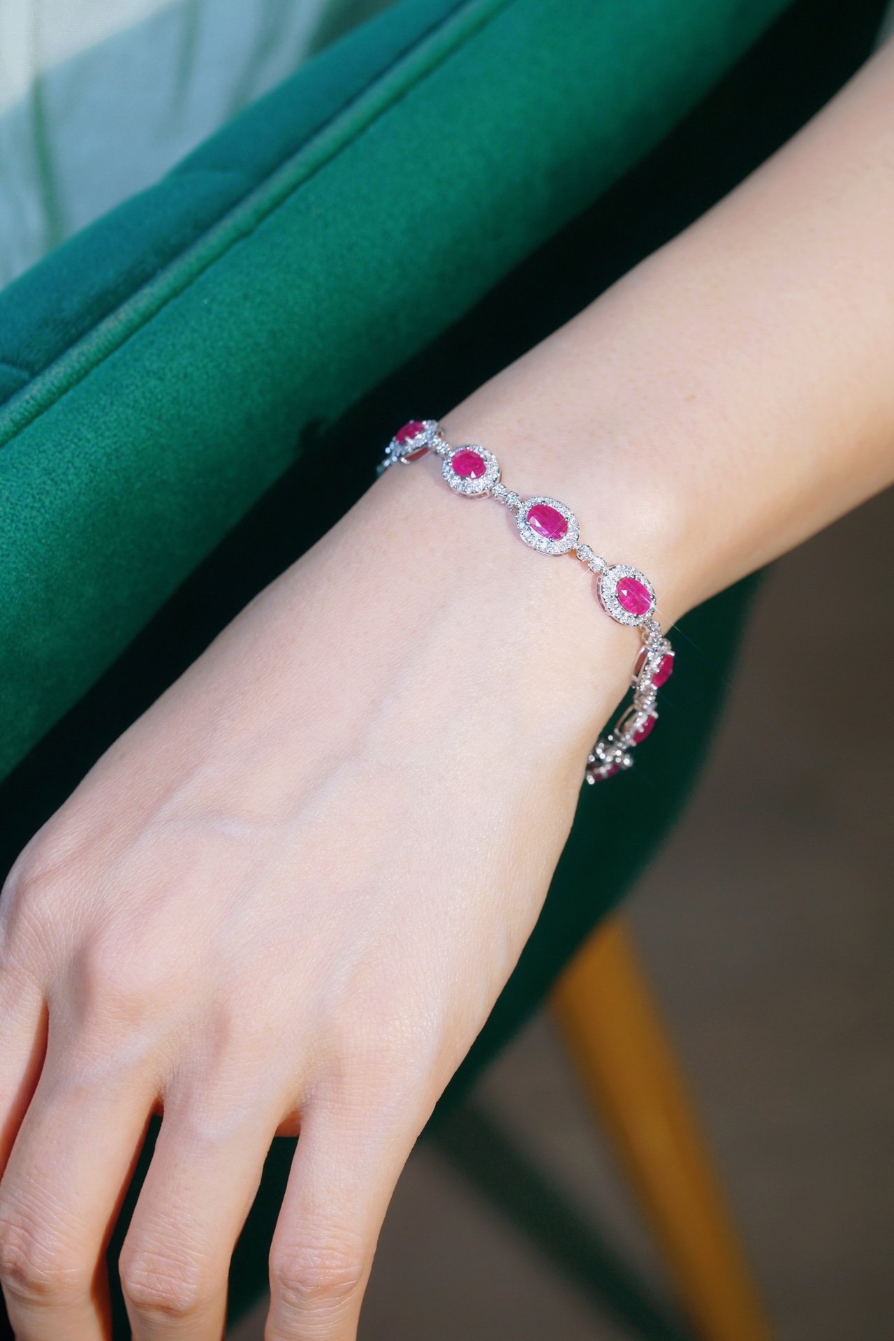 18k Gold Bracelet, Ruby Bracelet, Oval Ruby 6.00ct, Natural Diamond 1.90ct