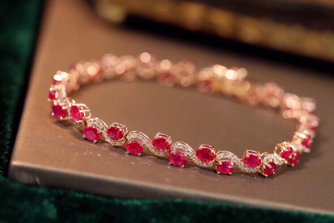 18k Gold Bracelet, Ruby Bracelet, Oval Ruby 6.95ct, Natural Diamond 0.85ct