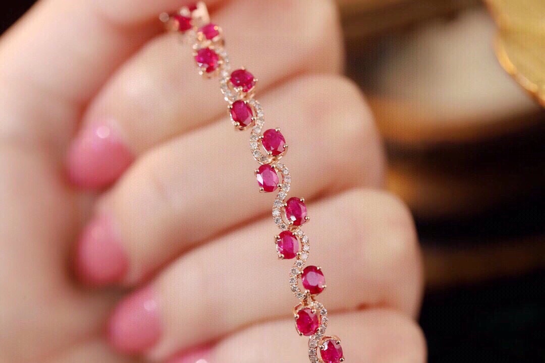 18k Gold Bracelet, Ruby Bracelet, Oval Ruby 6.95ct, Natural Diamond 0.85ct