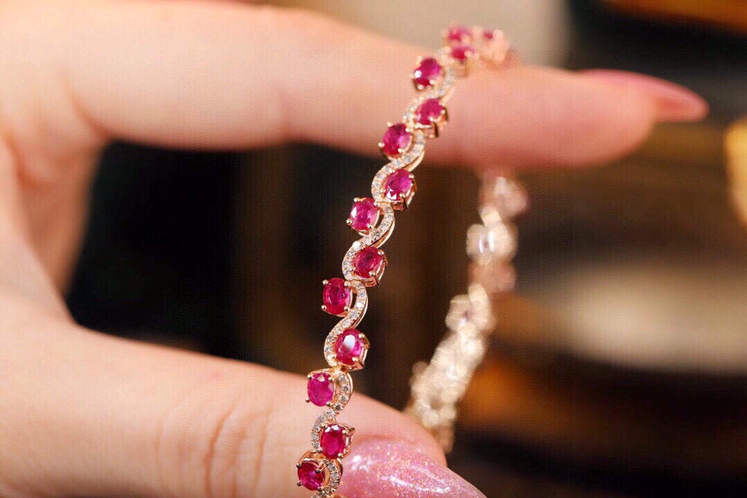 18k Gold Bracelet, Ruby Bracelet, Oval Ruby 6.95ct, Natural Diamond 0.85ct