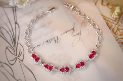 18k Gold Bracelet, Ruby Bracelet, Gourd Shape, 2.70ct Ruby, 0.70ct Natural Diamond