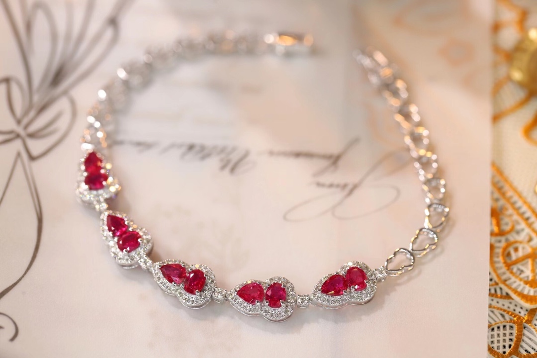 18k Gold Bracelet, Ruby Bracelet, Gourd Shape, 2.70ct Ruby, 0.70ct Natural Diamond