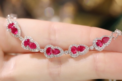 18k Gold Bracelet, Ruby Bracelet, Gourd Shape, 2.70ct Ruby, 0.70ct Natural Diamond