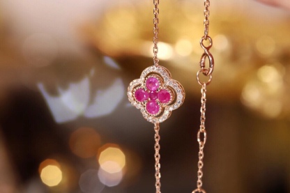 18k Gold Bracelet, Clover Design, 0.40ct Ruby, 0.10ct Natural Diamond