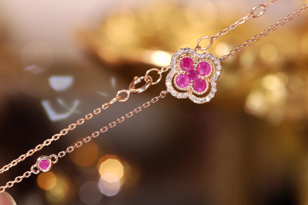 18k Gold Bracelet, Clover Design, 0.40ct Ruby, 0.10ct Natural Diamond