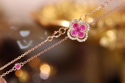 18k Gold Bracelet, Clover Design, 0.40ct Ruby, 0.10ct Natural Diamond