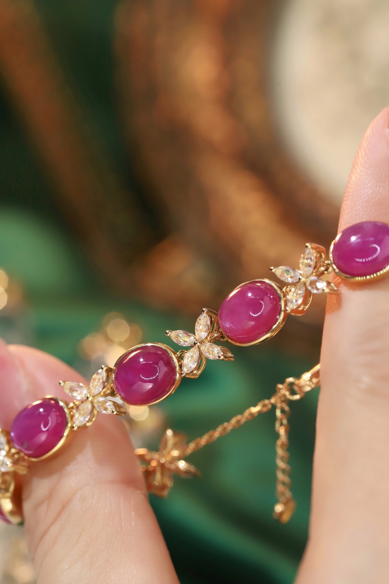 18k Gold Bracelet with 20ct Ruby and 2.48ct Sapphire