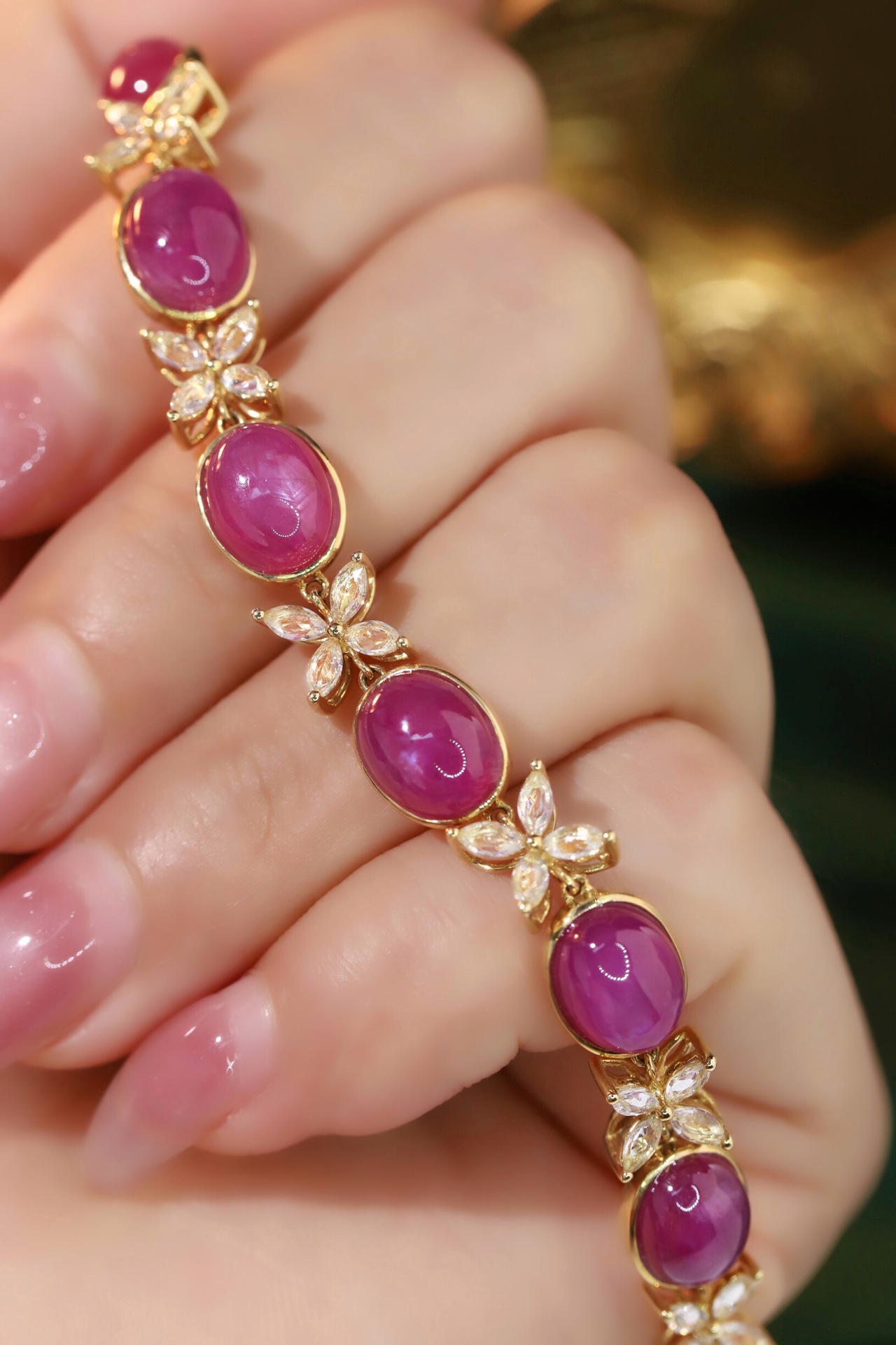 18k Gold Bracelet with 20ct Ruby and 2.48ct Sapphire