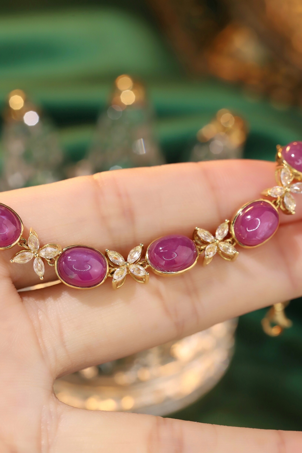 18k Gold Bracelet with 20ct Ruby and 2.48ct Sapphire