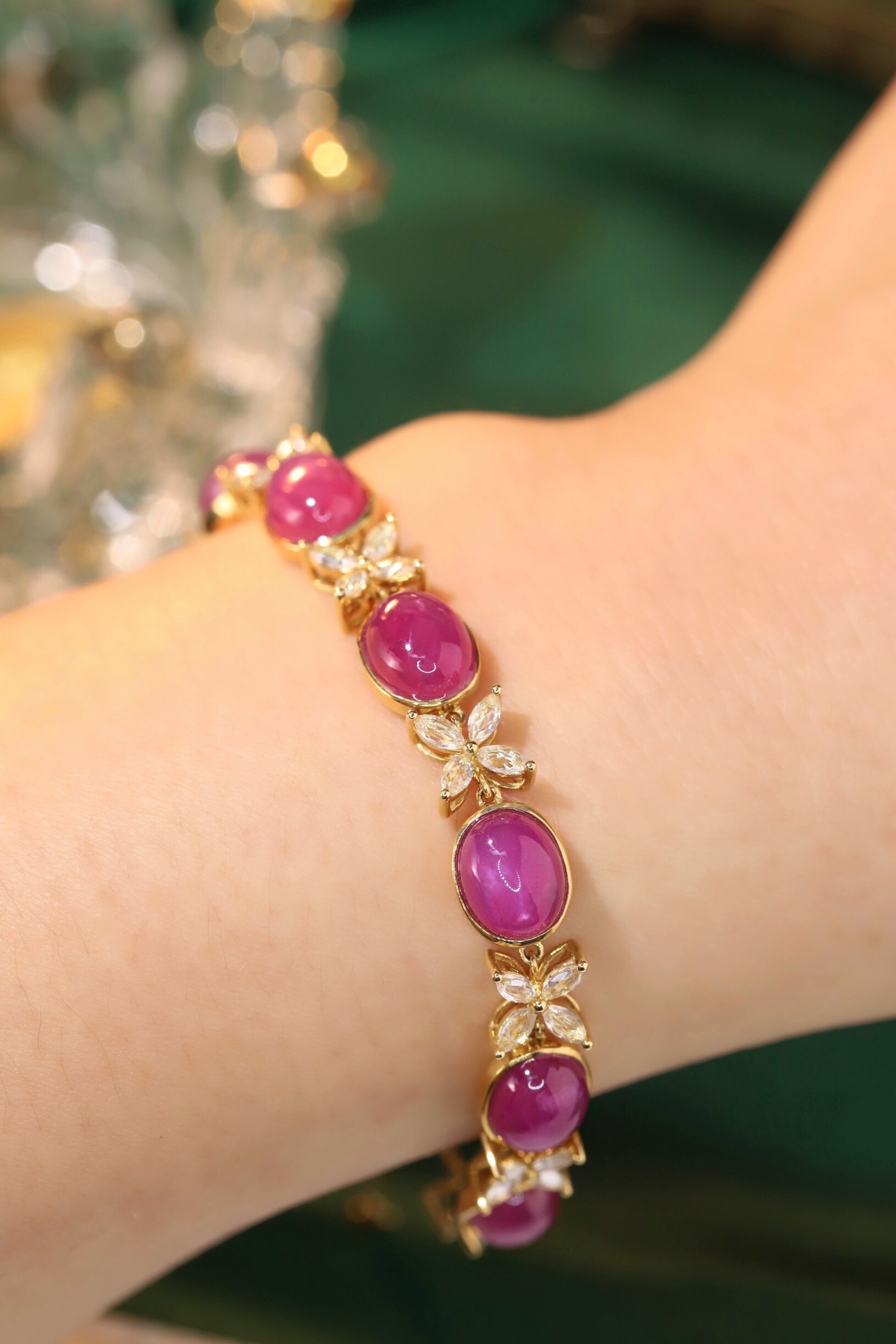 18k Gold Bracelet with 20ct Ruby and 2.48ct Sapphire