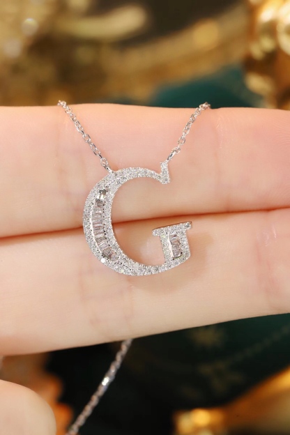 18k Gold Necklace with the Letter "G" Inlaid with 0.40ct Natural Diamond