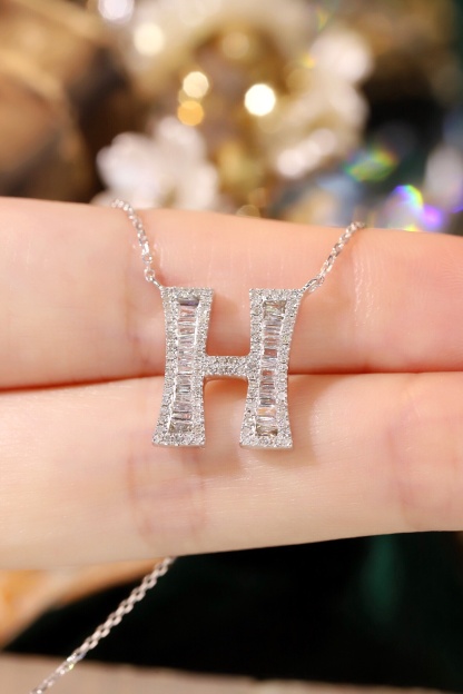 18k Gold Necklace with the Letter "H" Inlaid with 0.47ct Natural Diamond