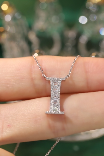 18k Gold Necklace with the Letter "I" Inlaid with 0.29ct Natural Diamond