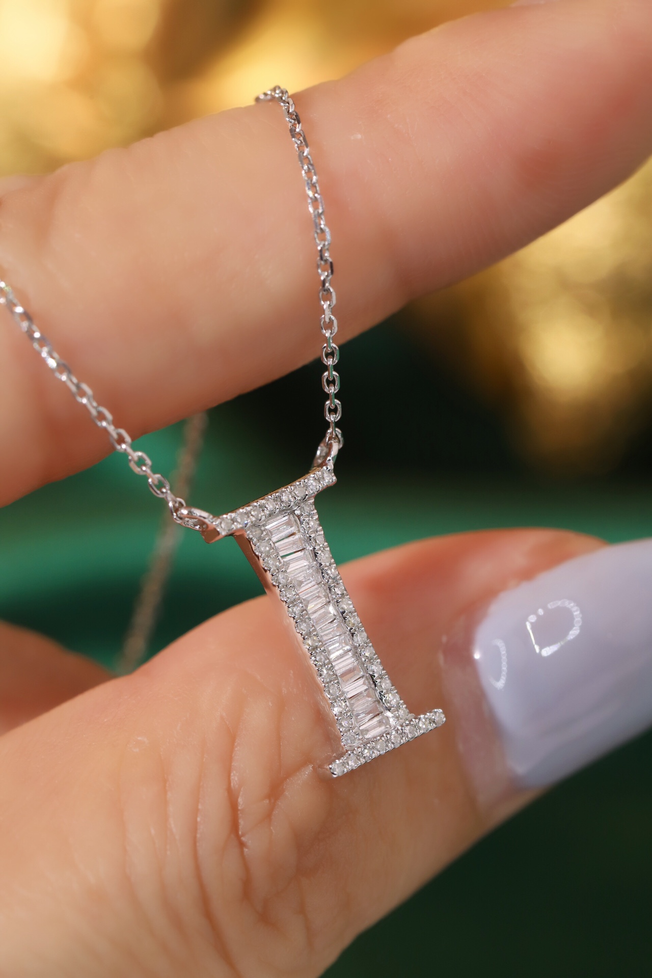 18k Gold Necklace with the Letter "I" Inlaid with 0.29ct Natural Diamond