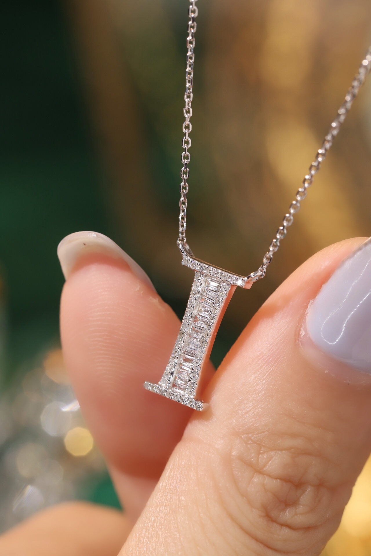 18k Gold Necklace with the Letter "I" Inlaid with 0.29ct Natural Diamond