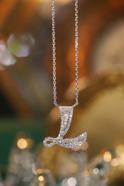18k Gold Necklace with the Letter "L" Inlaid with 0.35ct Natural Diamond