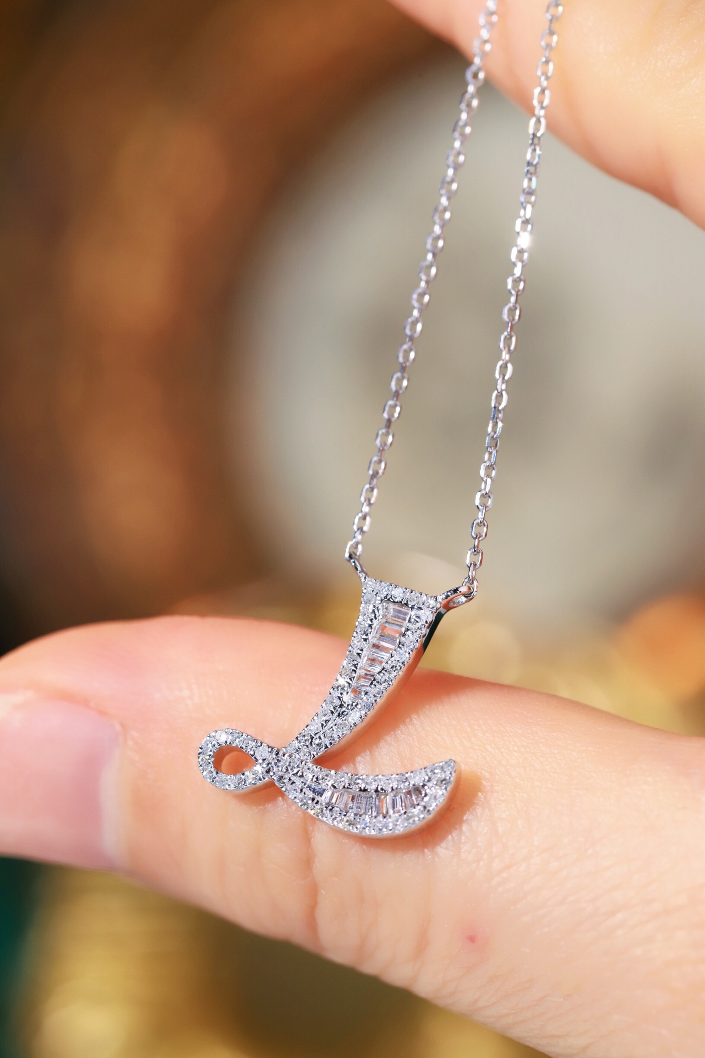 18k Gold Necklace with the Letter "L" Inlaid with 0.35ct Natural Diamond