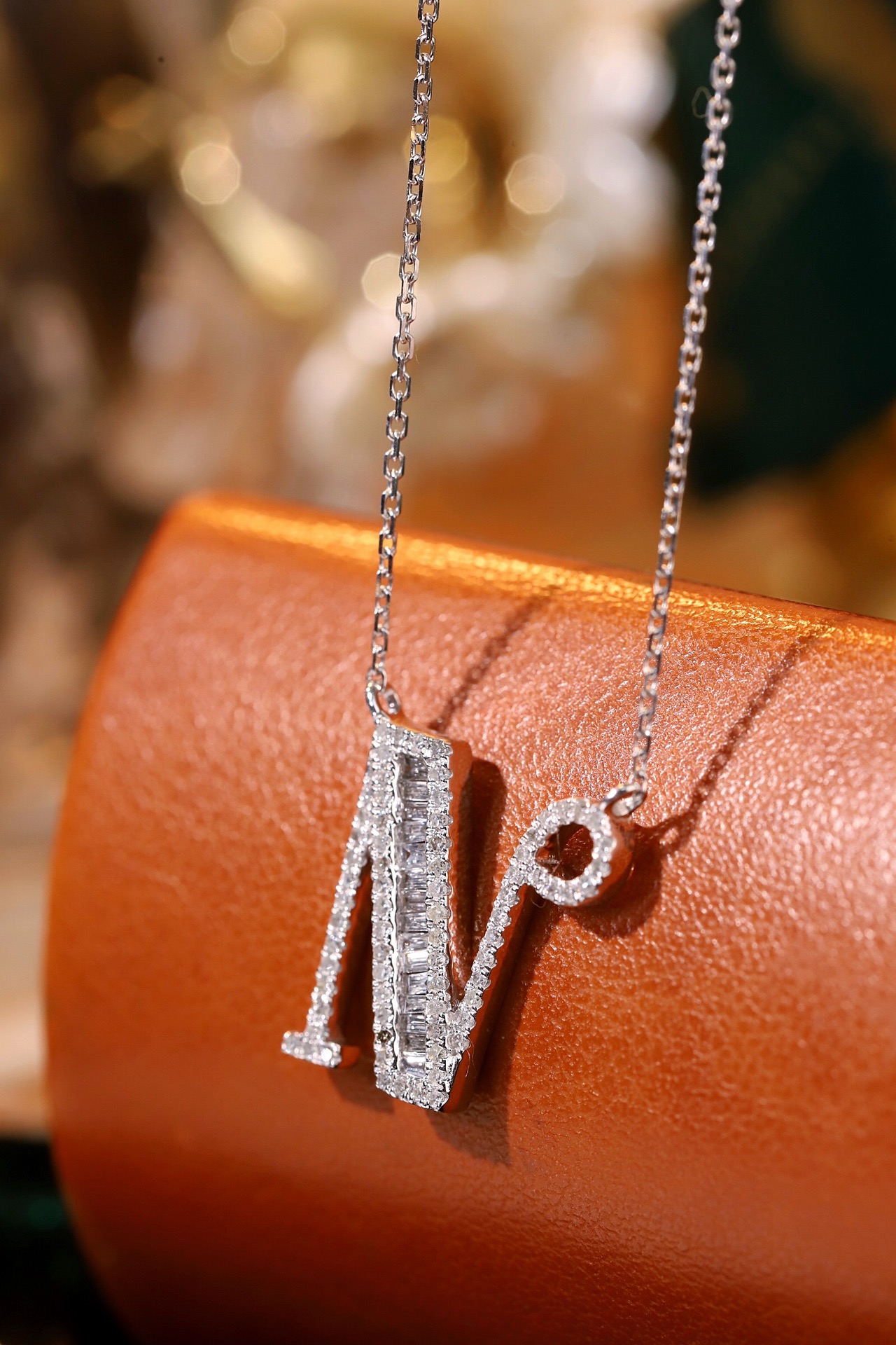 18k Gold Necklace with the Letter "N" Inlaid with 0.40ct Natural Diamond