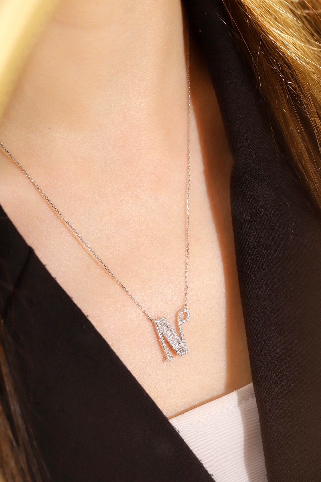 18k Gold Necklace with the Letter "N" Inlaid with 0.40ct Natural Diamond
