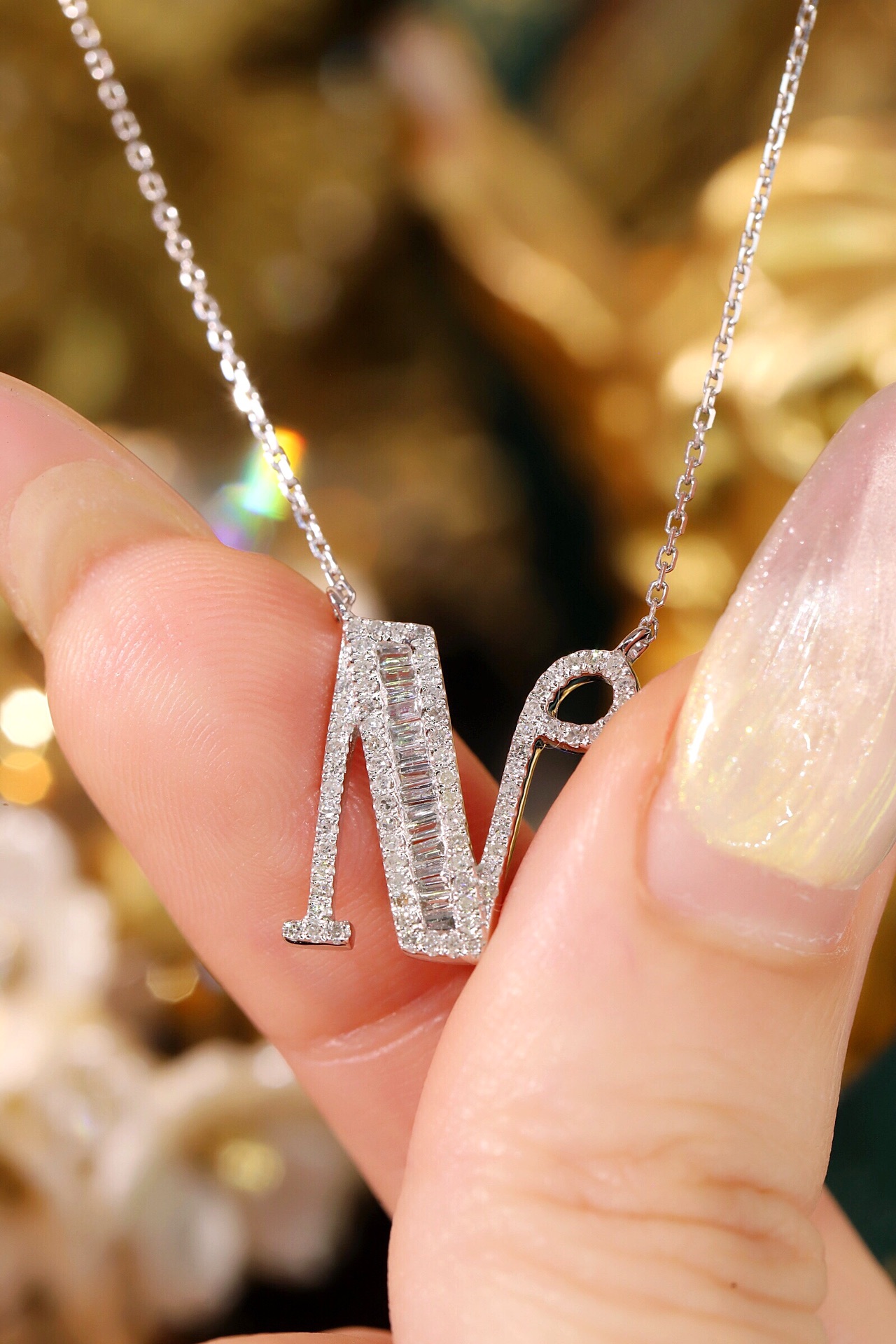 18k Gold Necklace with the Letter "N" Inlaid with 0.40ct Natural Diamond