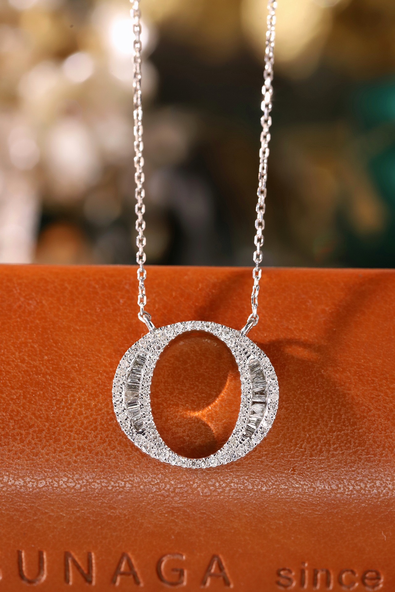 18k Gold Necklace with the Letter "O" Inlaid with 0.37ct Natural Diamond