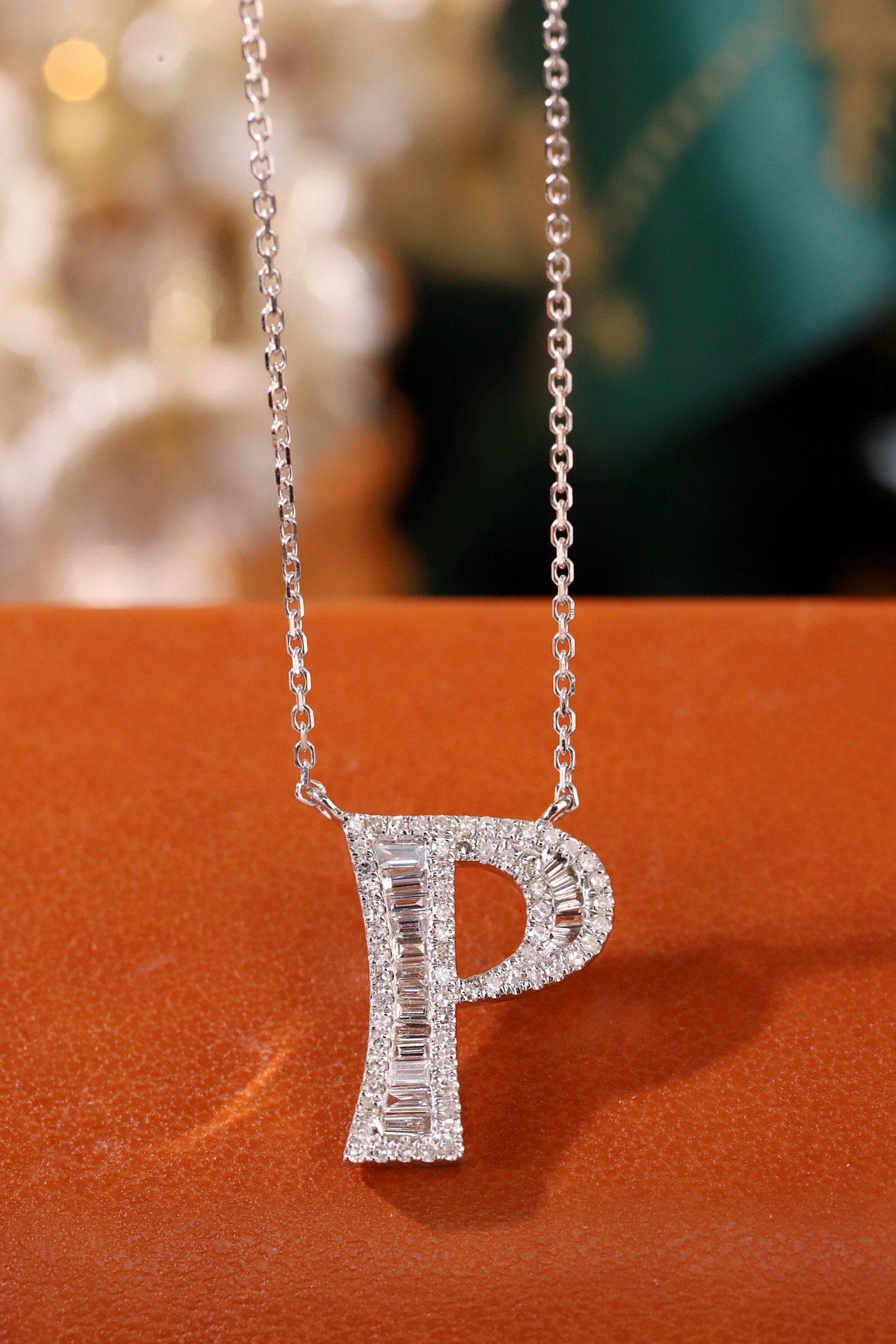 18k Gold Necklace with the Letter "P" Inlaid with 0.38ct Natural Diamond