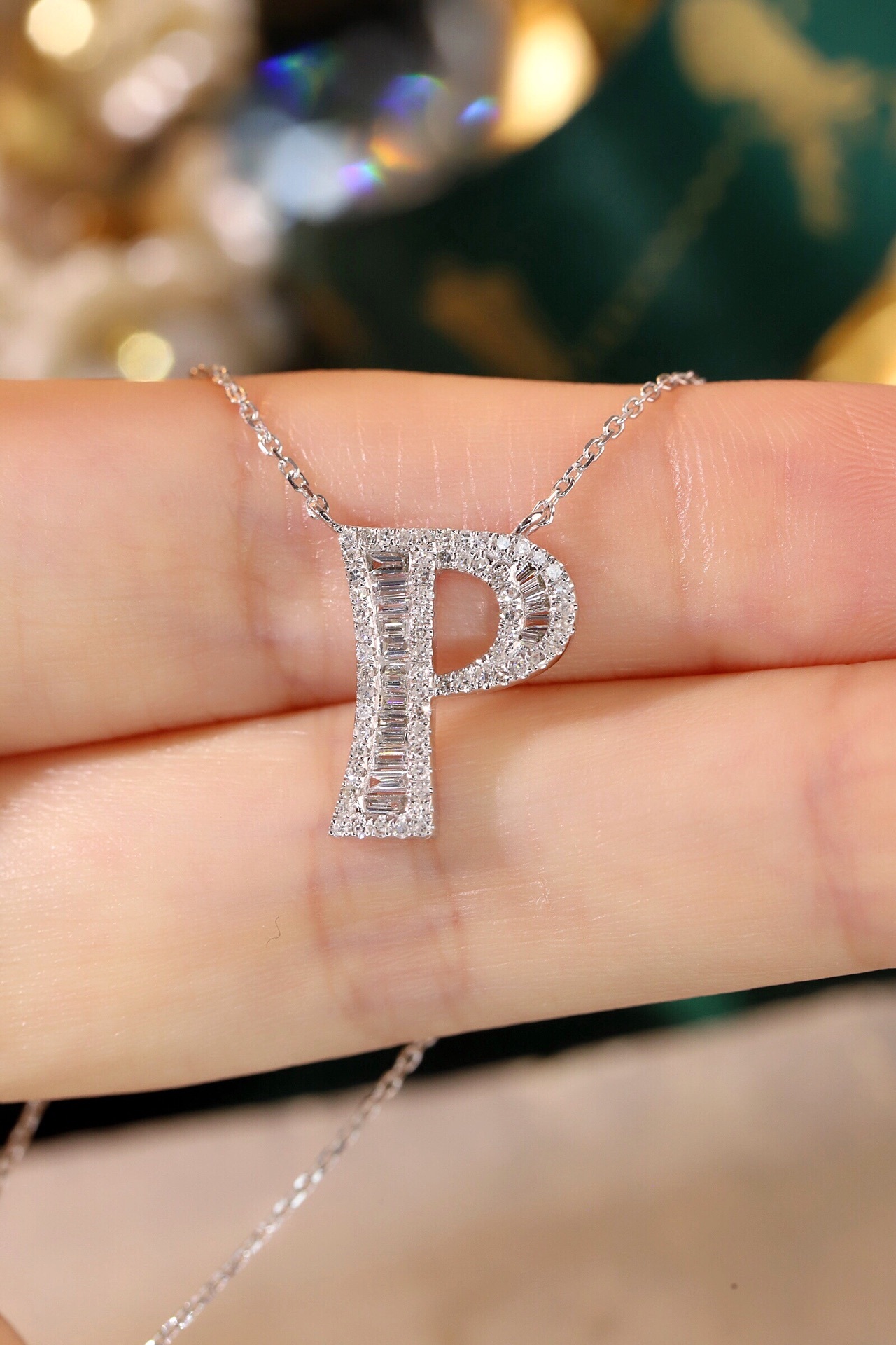 18k Gold Necklace with the Letter "P" Inlaid with 0.38ct Natural Diamond