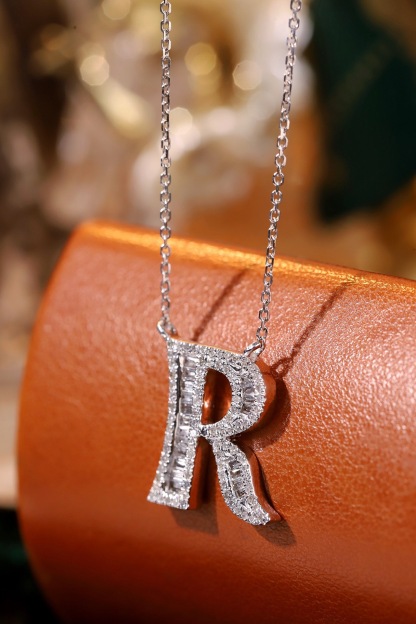 18k Gold Necklace with the Letter "R" Inlaid with 0.50ct Natural Diamond