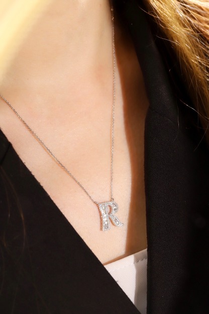 18k Gold Necklace with the Letter "R" Inlaid with 0.50ct Natural Diamond