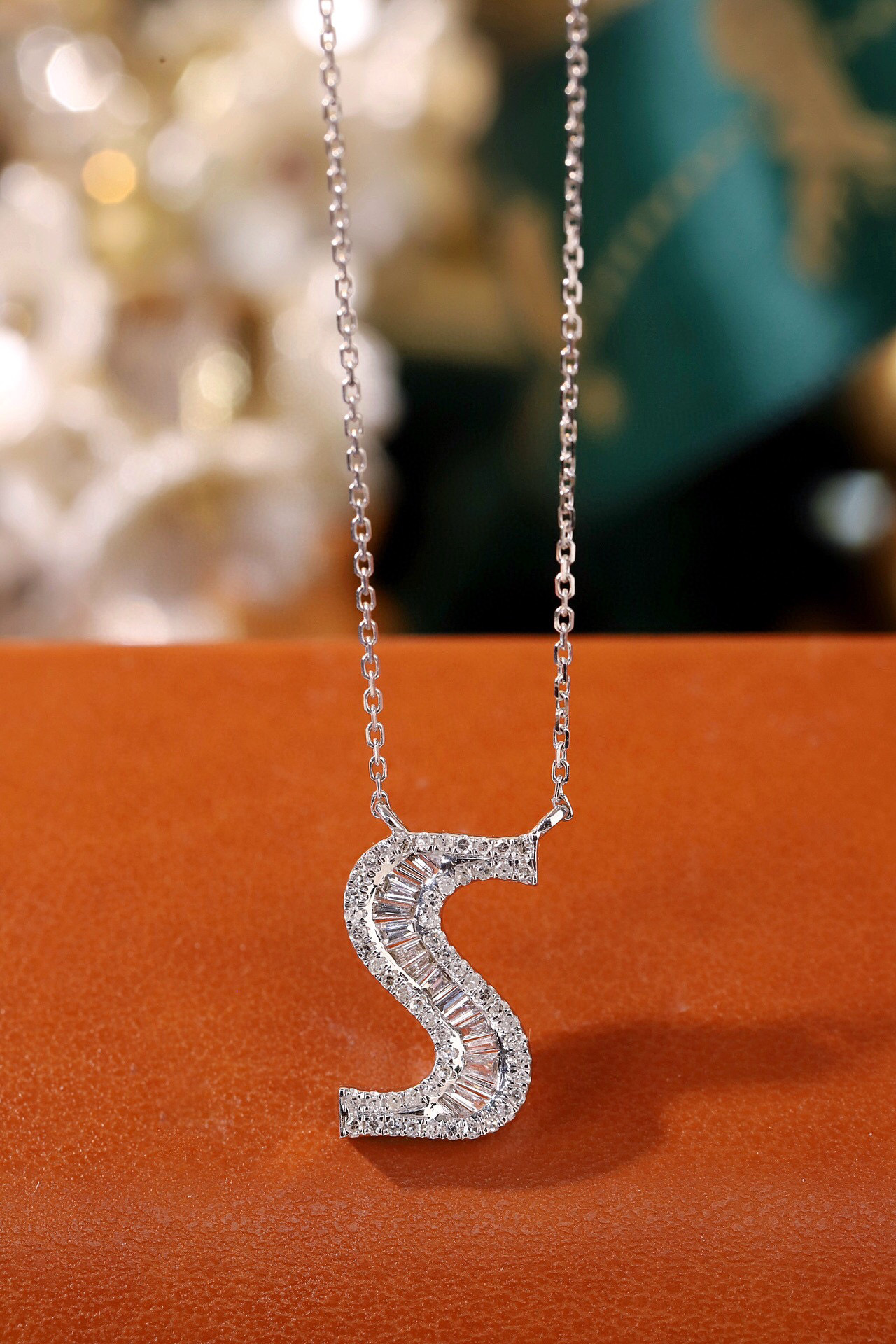 18k Gold Necklace with the Letter "S" Inlaid with 0.35ct Natural Diamond