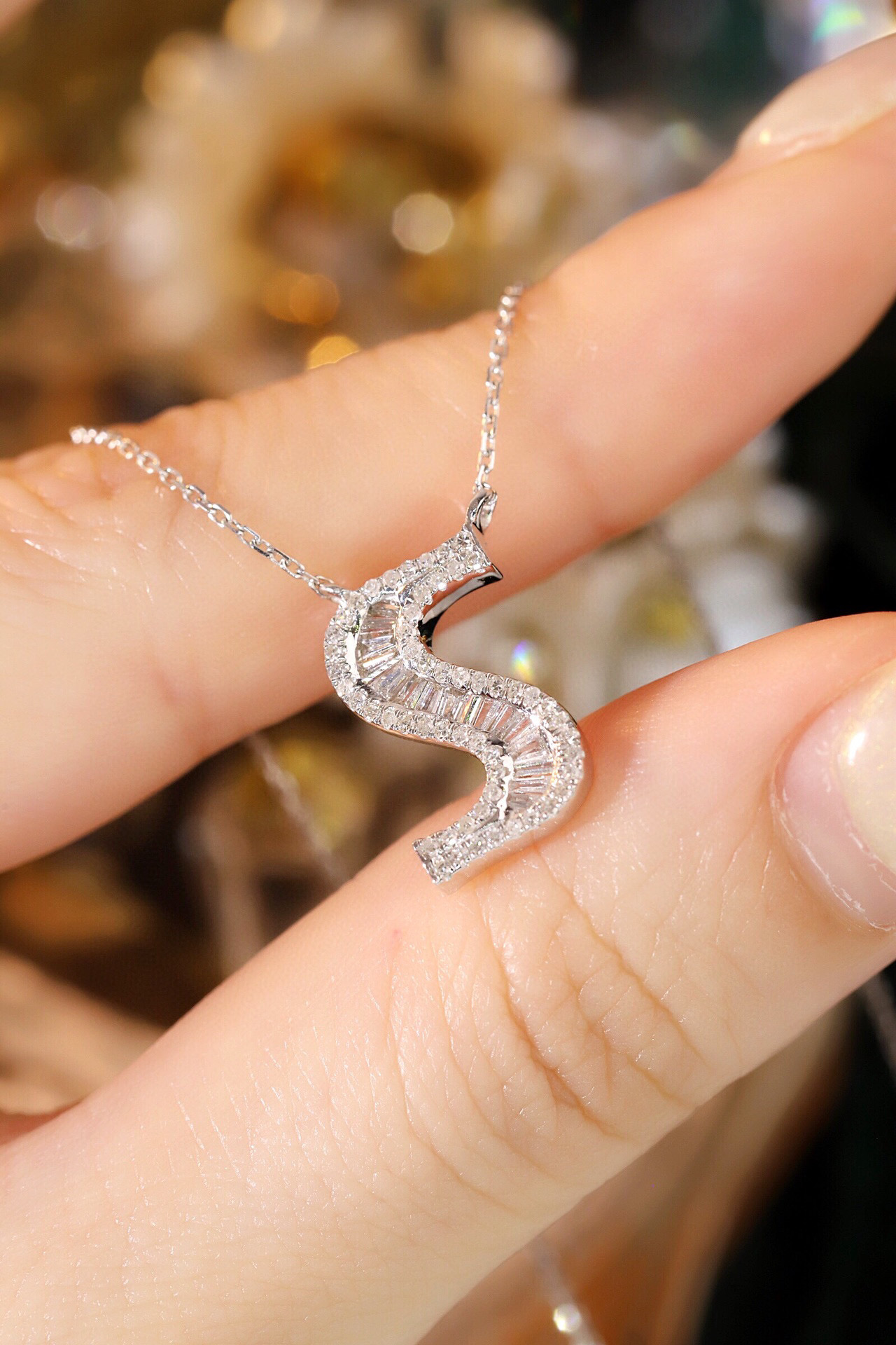 18k Gold Necklace with the Letter "S" Inlaid with 0.35ct Natural Diamond