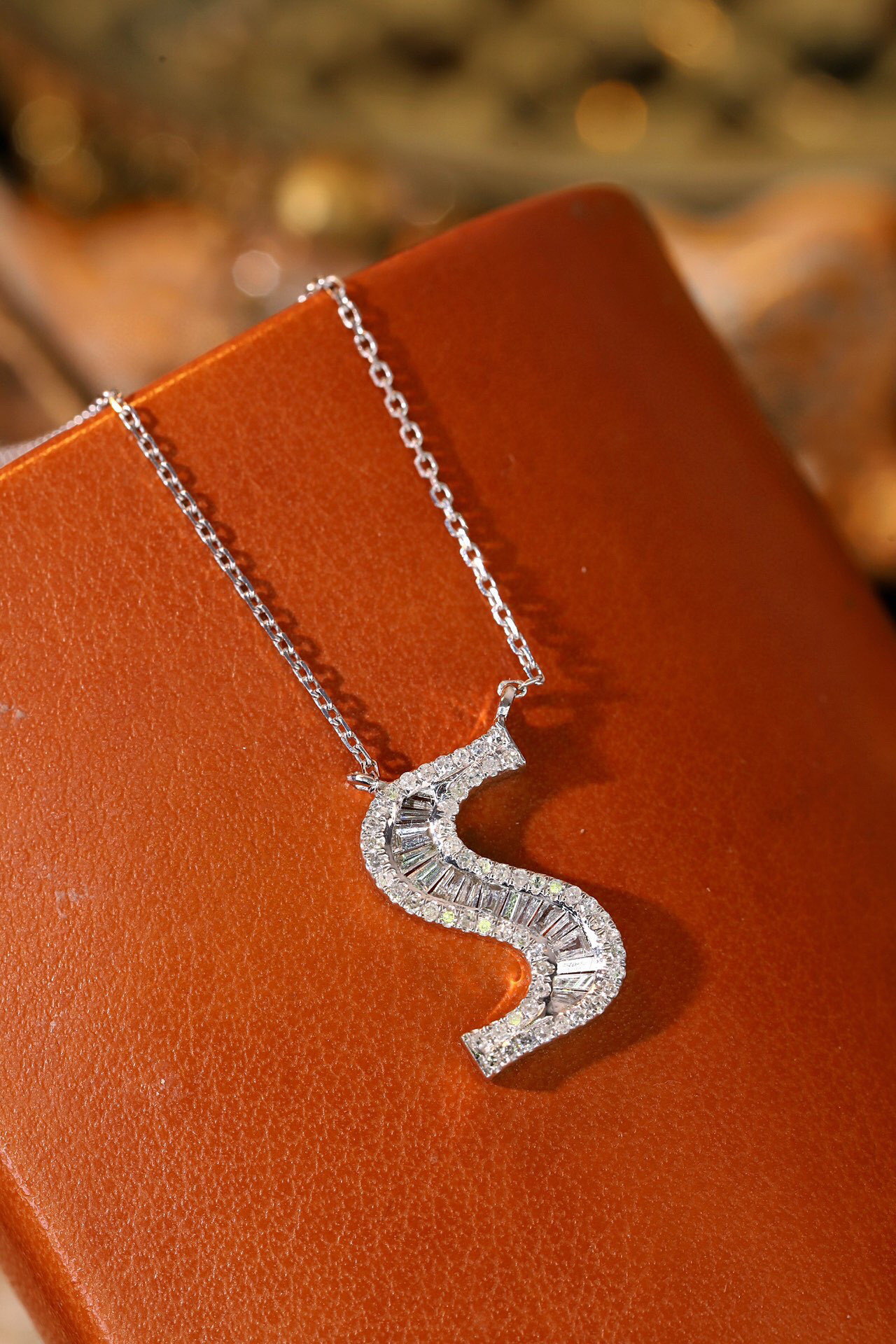 18k Gold Necklace with the Letter "S" Inlaid with 0.35ct Natural Diamond